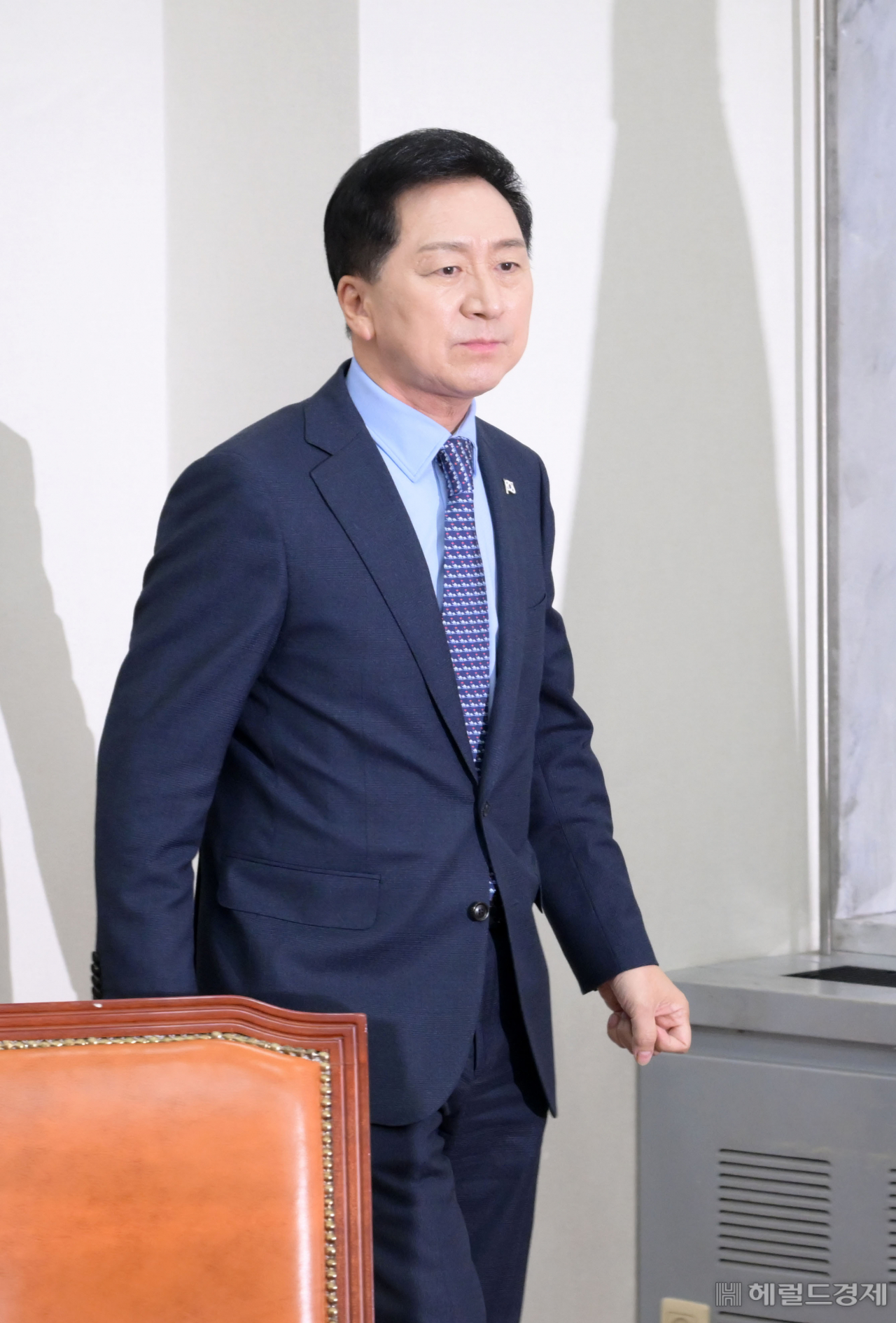 김기현 국민의힘 대표가 2일 오전 서울 여의도 국회에서 열린 최고위원회의에 참석하고 있다. 이상섭 기자