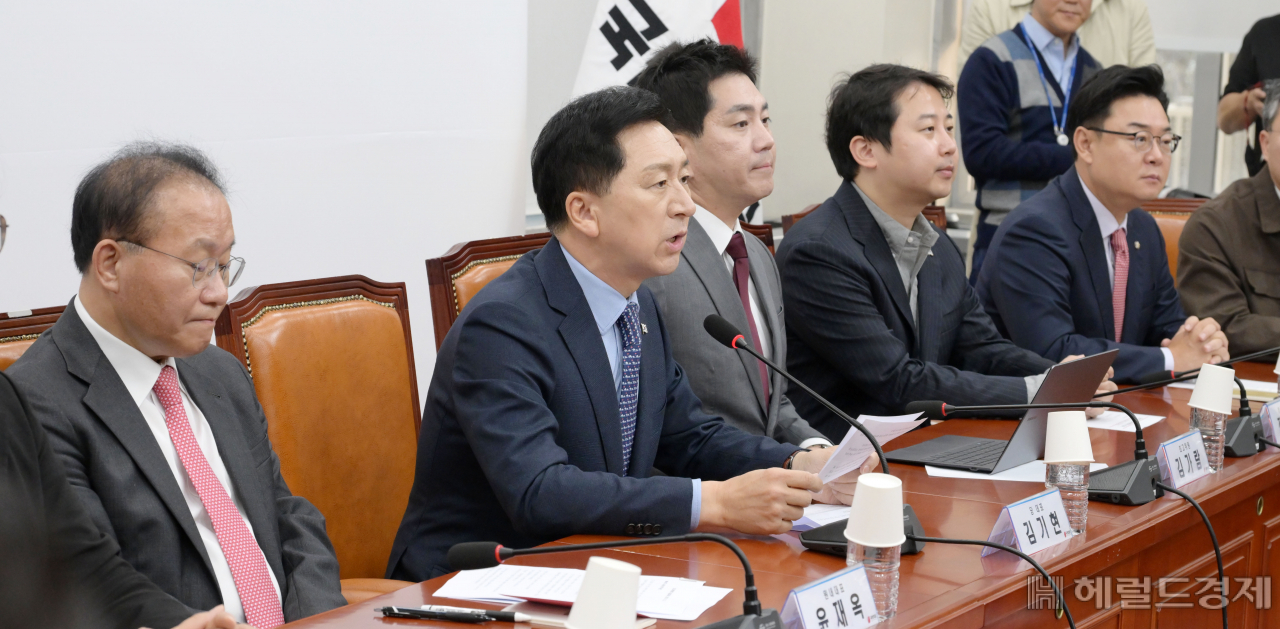 김기현 국민의힘 대표가 2일 오전 서울 여의도 국회에서 열린 최고위원회의에 참석해 모두발언을 하고 있다. 이상섭 기자