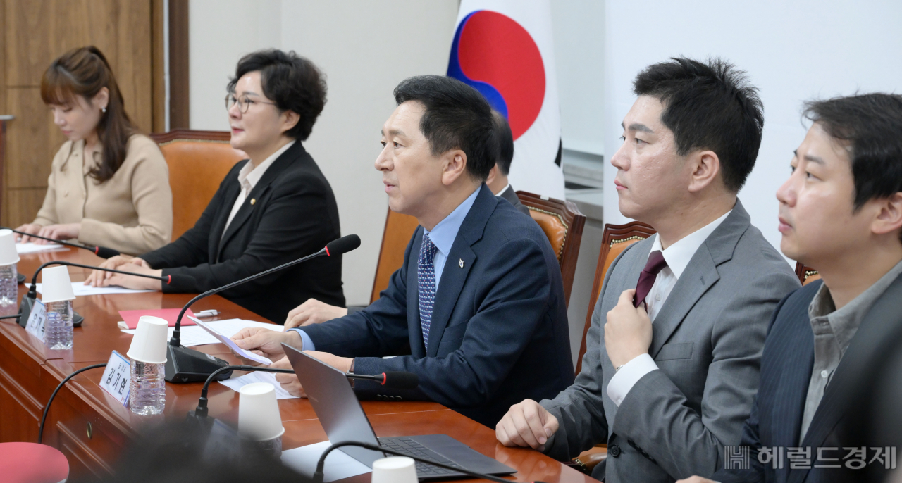 김기현 국민의힘 대표가 2일 오전 서울 여의도 국회에서 열린 최고위원회의에 참석해 모두발언을 하고 있다. 이상섭 기자