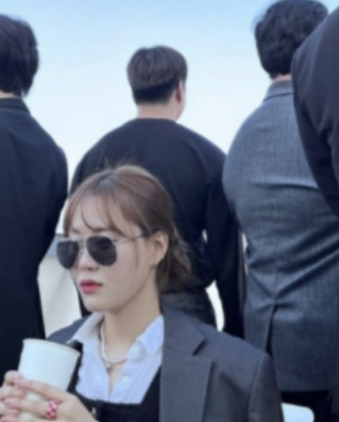 [엄지윤 SNS]