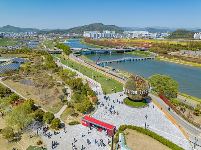 순천만정원박람회 서문과 남문권역 그리고 그린아일랜드 전경.