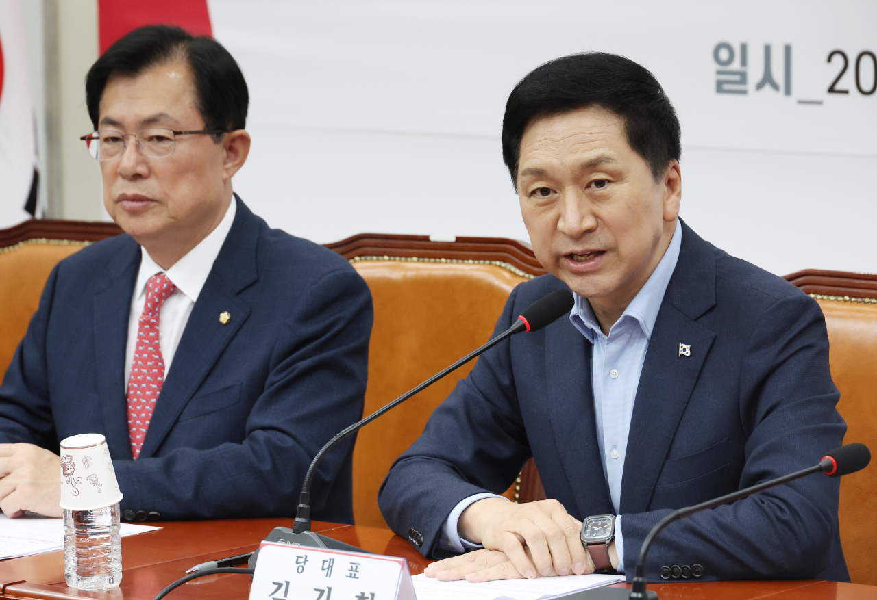 국민의힘 김기현 대표가 2일 국회에서 열린 원외 당협위원장 대표자 간담회에서 인사말을 하고 있다. [연합]