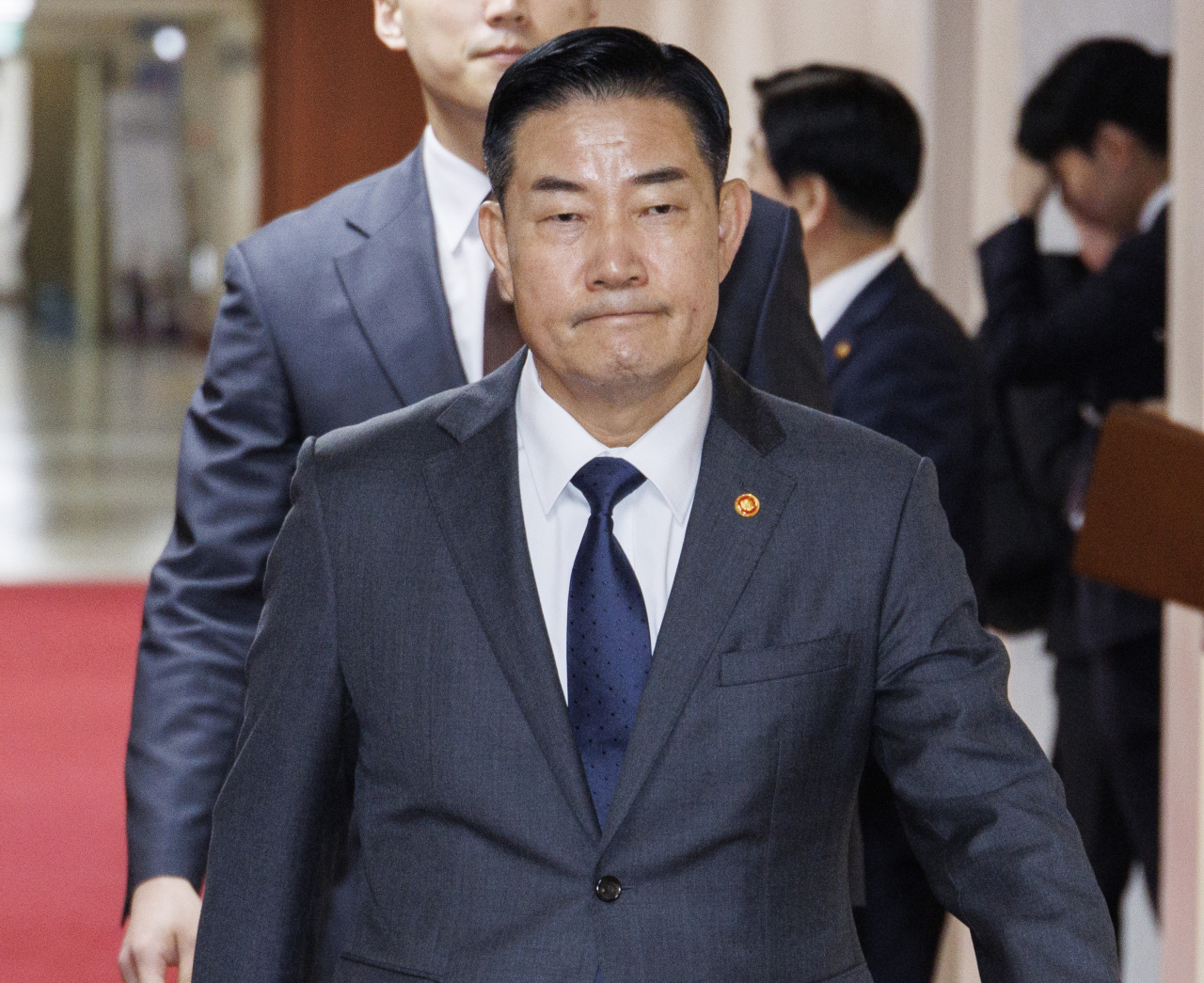 신원식 국방부 장관이 3일 국방부 기자단과 오찬에서 “북한이 주장하는 우주발사체를 10월에 발사하지 않은 이유는 3단 엔진 보강에 기간이 걸리는 것 같다”고 밝혔다. 자료사진.[연합]