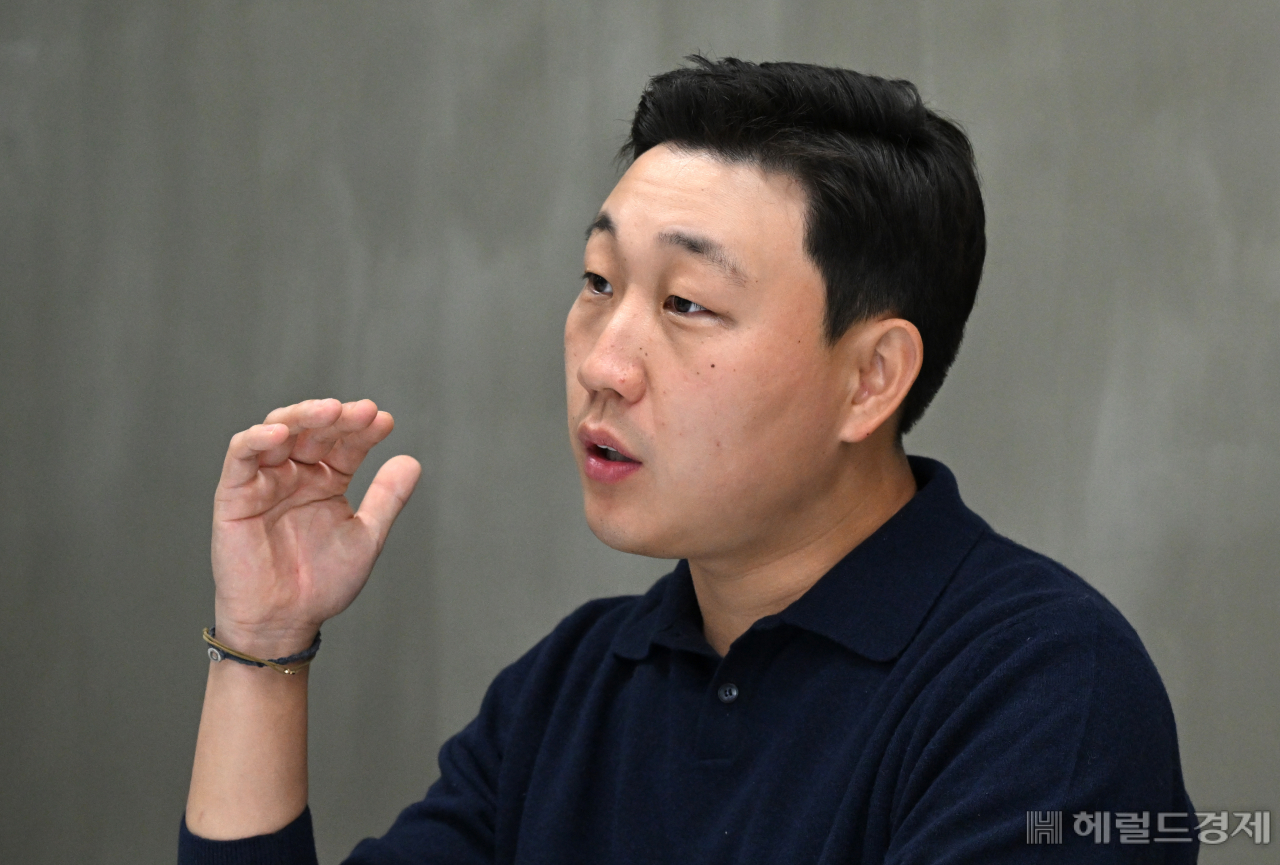 박승원 오리지널비어컴퍼니 대표가 지난달 25일 경기도 파주시 오리지널비어컴퍼니 양조장에서 헤럴드경제와 인터뷰를 하고 있다. 사진=임세준 기자