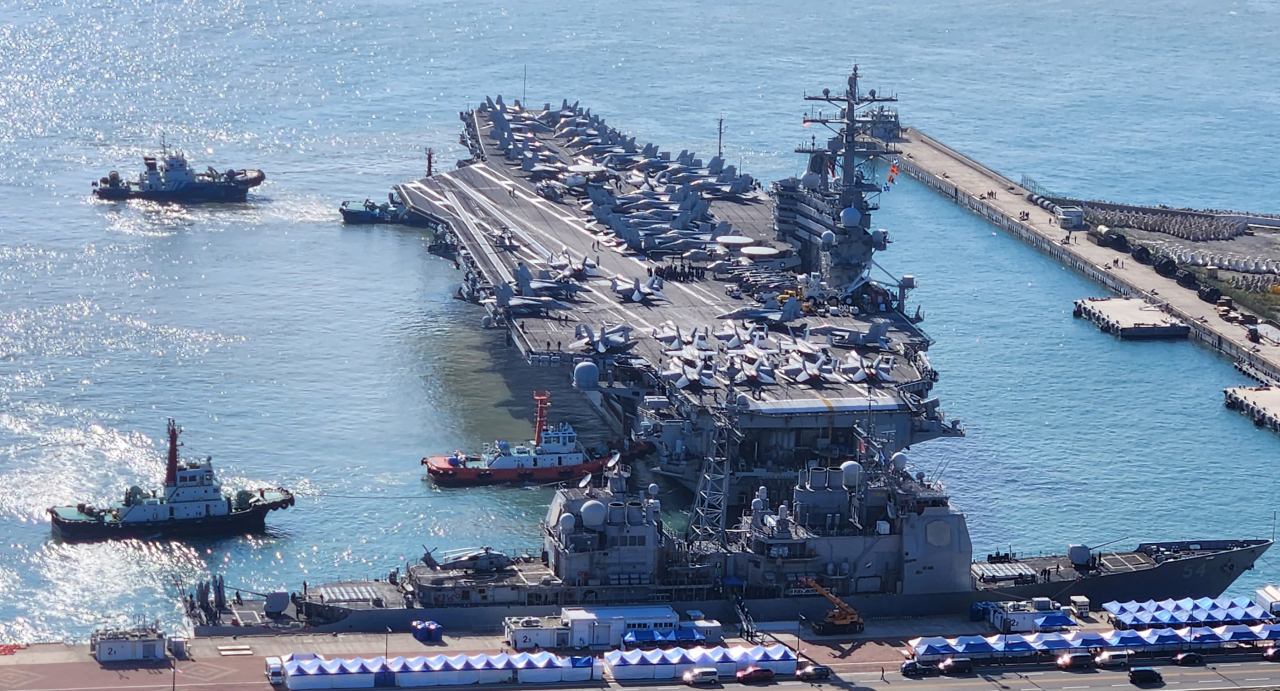 The U.S. nuclear-powered aircraft carrier Ronald Reagan enters a naval base in Busan on Oct. 12, on the occasion of the 70th anniversary of the South Korea-US alliance. (Yonhap)