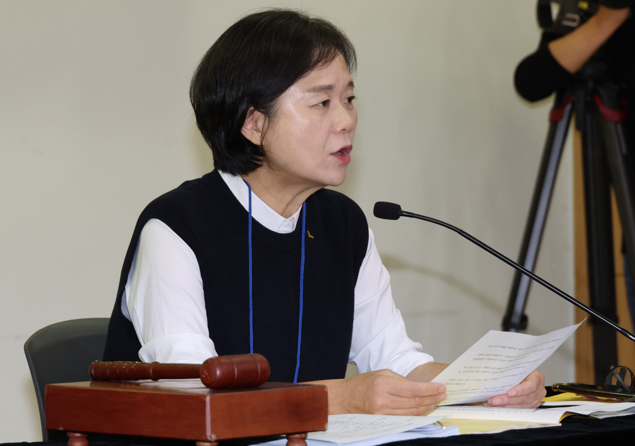 이정미 정의당 대표가 5일 국회에서 전국위원회 회의를 하고 있다. [연합]