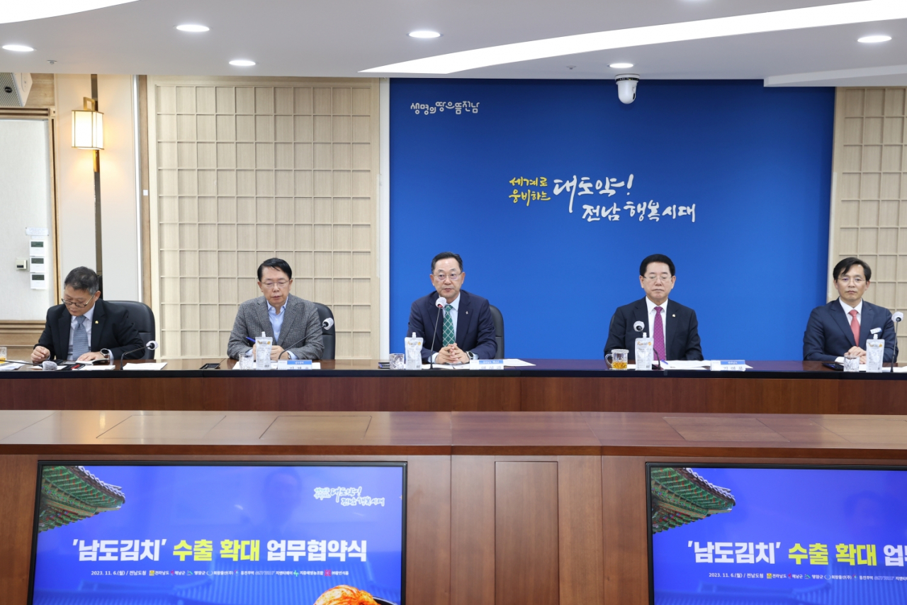 해남군은 해남배추 1000톤을 북미 수출계약을 체결했다고 6일 밝혔다