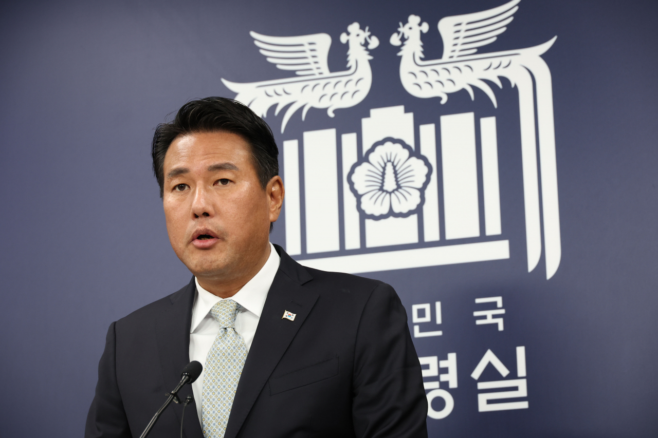 김태효 국가안보실 1차장이 8일 오후 서울 용산 대통령실 청사에서 윤석열 대통령의 미국 APEC 정상회의 참석, 영국 국빈 방문, 프랑스 방문 등 3개국 순방에 관해 브리핑을 하고 있다. [연합]