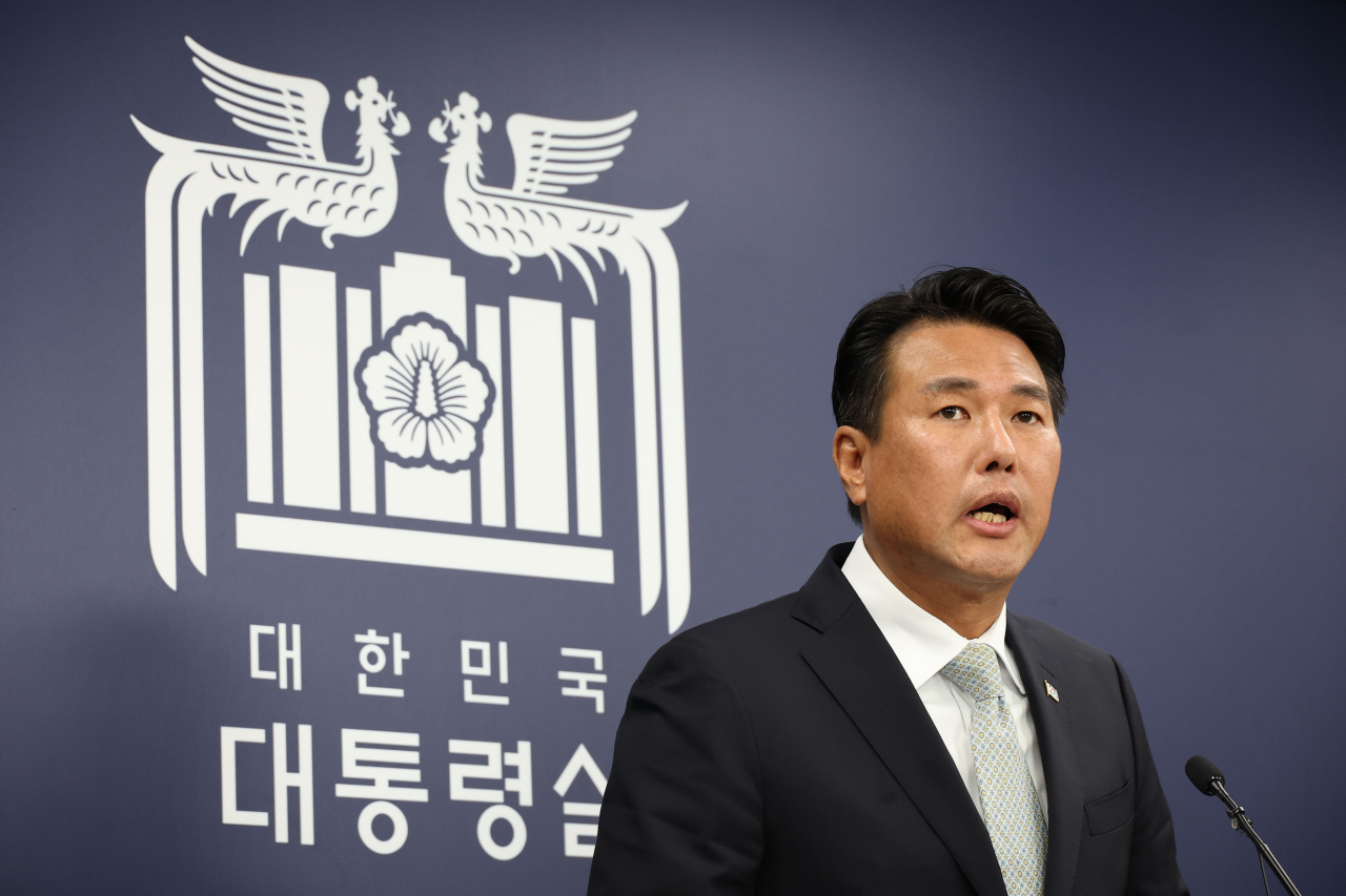 김태효 국가안보실 1차장이 8일 오후 서울 용산 대통령실 청사에서 윤석열 대통령의 미국 APEC 정상회의 참석, 영국 국빈 방문, 프랑스 방문 등 3개국 순방에 관해 브리핑을 하고 있다. [연합]