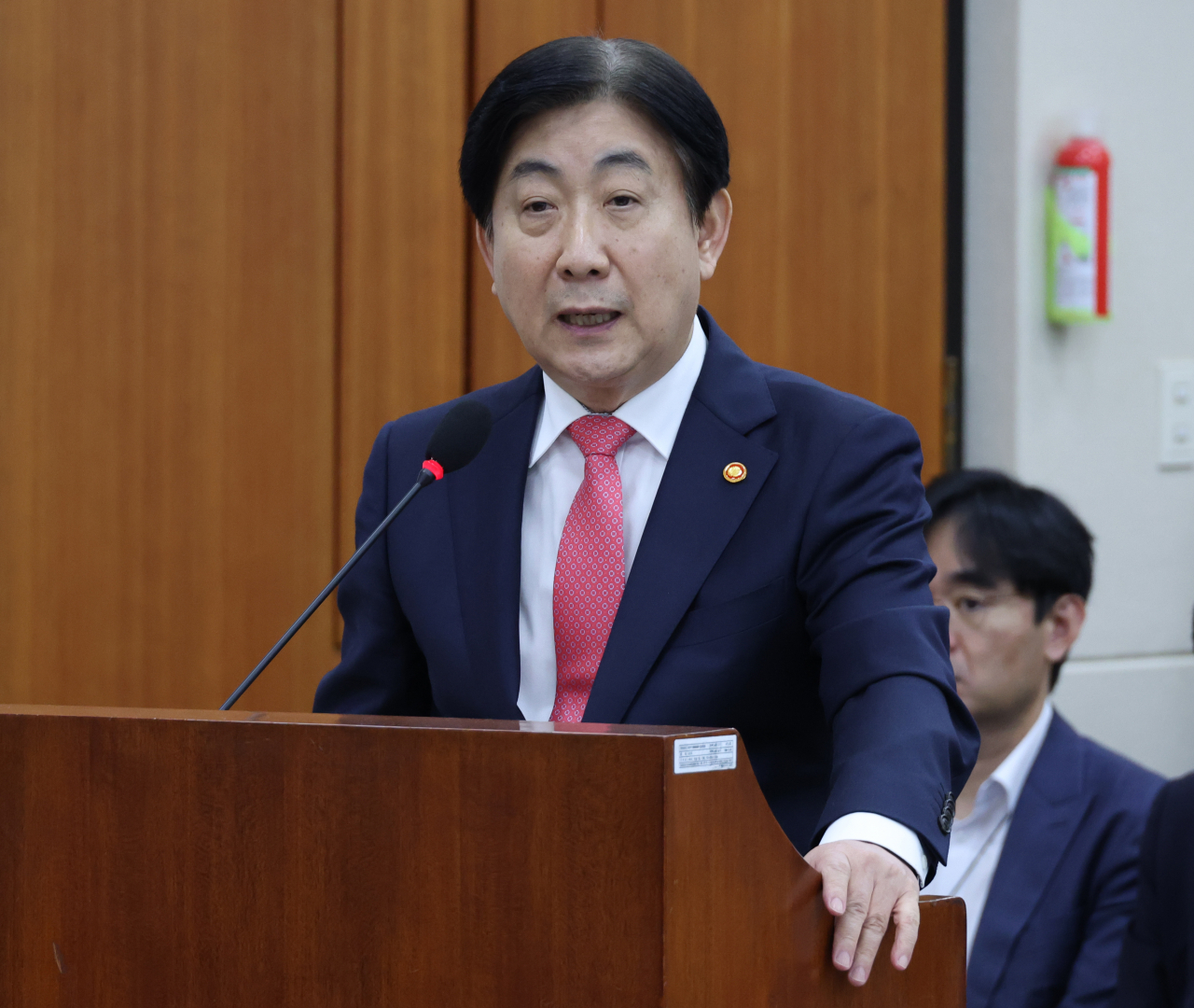 이동관 방송통신위원장이 1일 국회 과학기술정보방송통신위원회에서 예산안 관련 설명을 하고 있다. [연합]