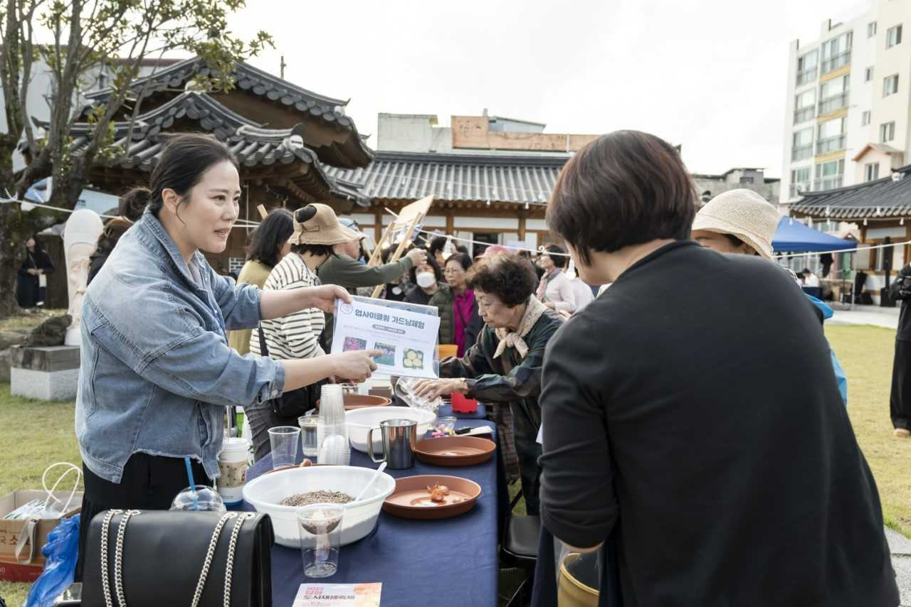 담양군은 추자혜에서 개최한 ‘2023 담양읍 도시재생축제를 성황리에 마무리했다