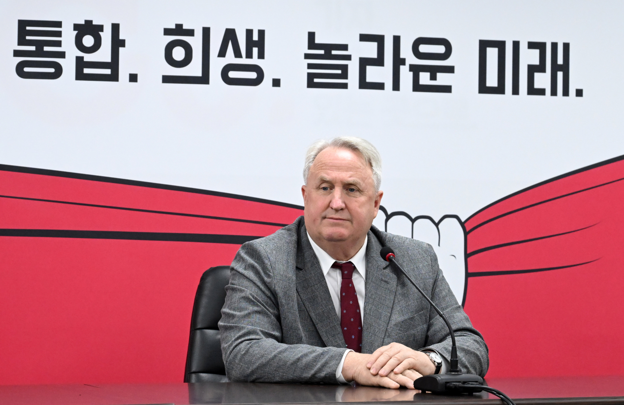 인요한 국민의힘 혁신위원장이 9일 서울 여의도 국민의힘 중앙당사에서 열린 국민과 함께 혁신위원회 전체회의에서 발언하고 있다. 이상섭 기자