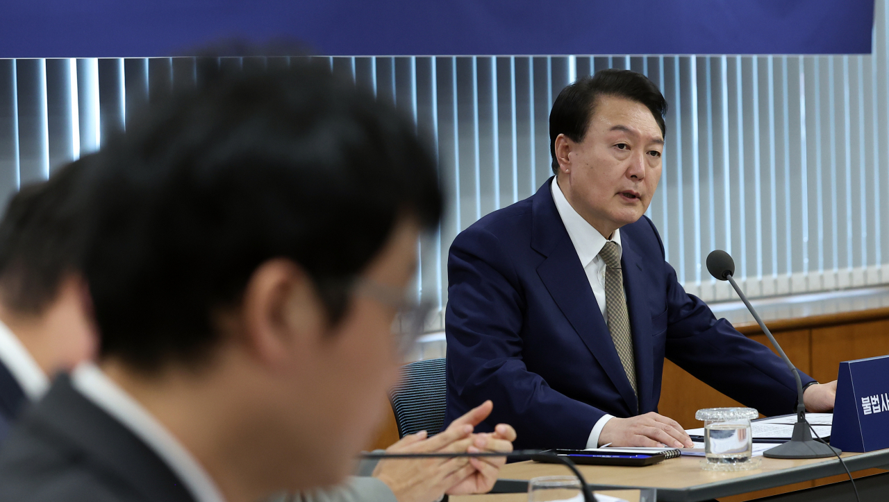 윤석열 대통령이 9일 서울 여의도 금융감독원에서 열린 불법사금융 민생현장 간담회에서 발언하고 있다. [연합]