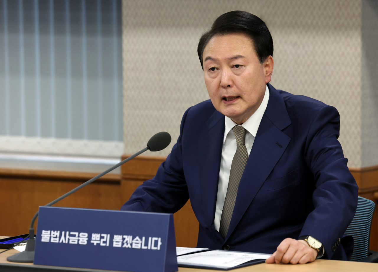 윤석열 대통령이 9일 서울 여의도 금융감독원에서 열린 불법사금융 민생현장 간담회에서 발언하고 있다. [연합]