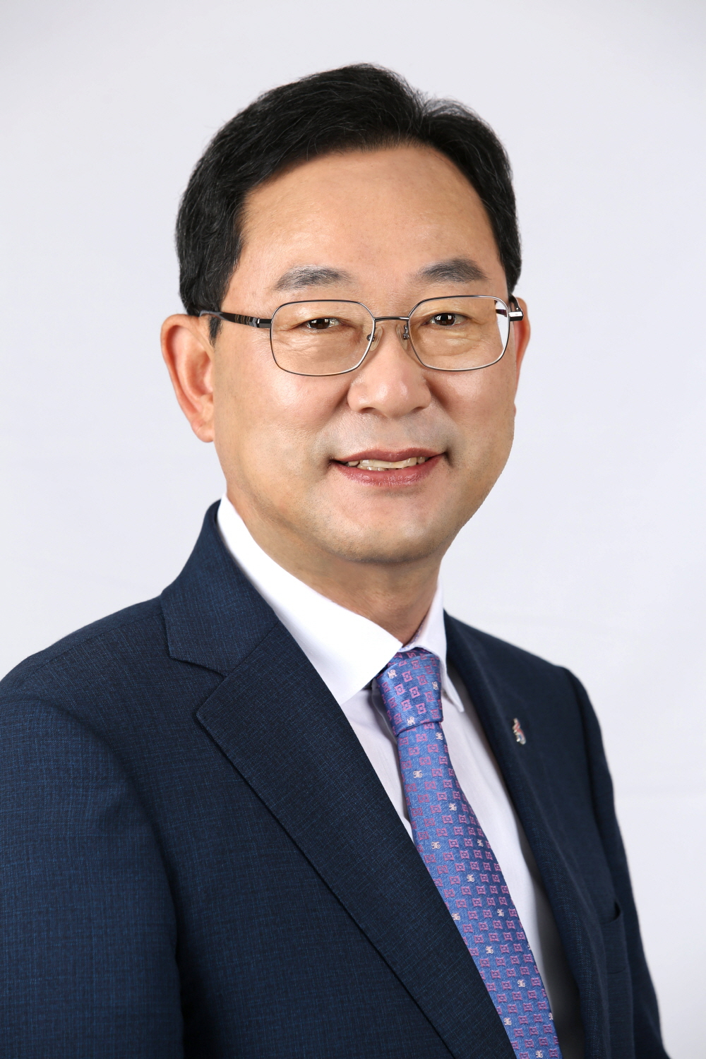 명현관해남군수는 9일 서삼석예결위원장을 만나 지역 현안을 설명하고 예산지원을 건의했다