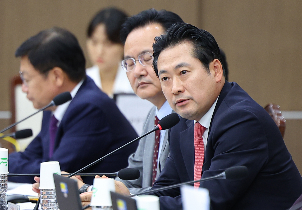 지난 10월 16일 오후 서울 용산구 국방부에서 열린 국회 법제사법위원회의 국방부 군사법원에 대한 국정감사에서 장동혁 국민의힘 의원이 질의하고 있다. [연합]