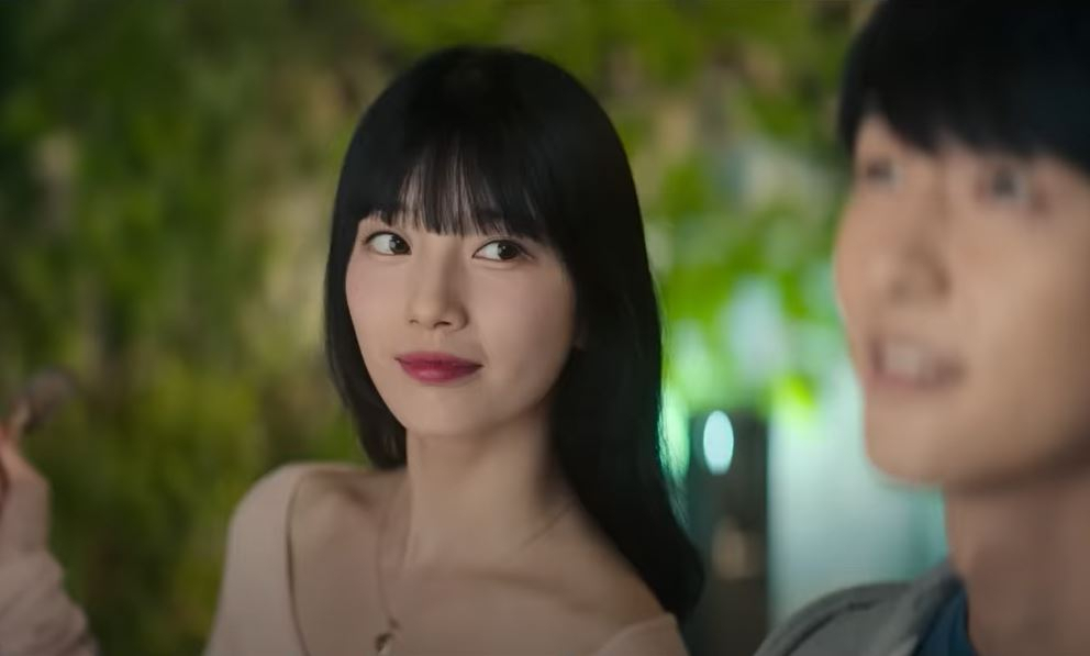 넷플릭스 한국 오리지널 드라마 ‘이두나!’의 한 장면. [넷플릭스 공식 영상 캡처]