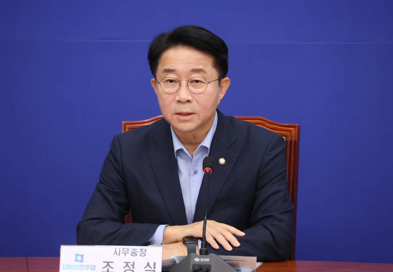 조정식 더불어민주당 사무총장이 12일 국회에서 기자간담회를 하고 있다. [연합]