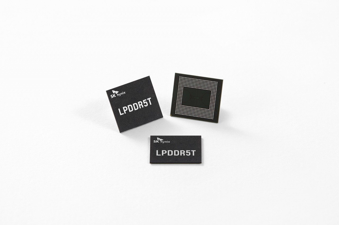 SK하이닉스의 초고속 모바일용 D램인 ‘LPDDR5T’ [SK하이닉스 제공]