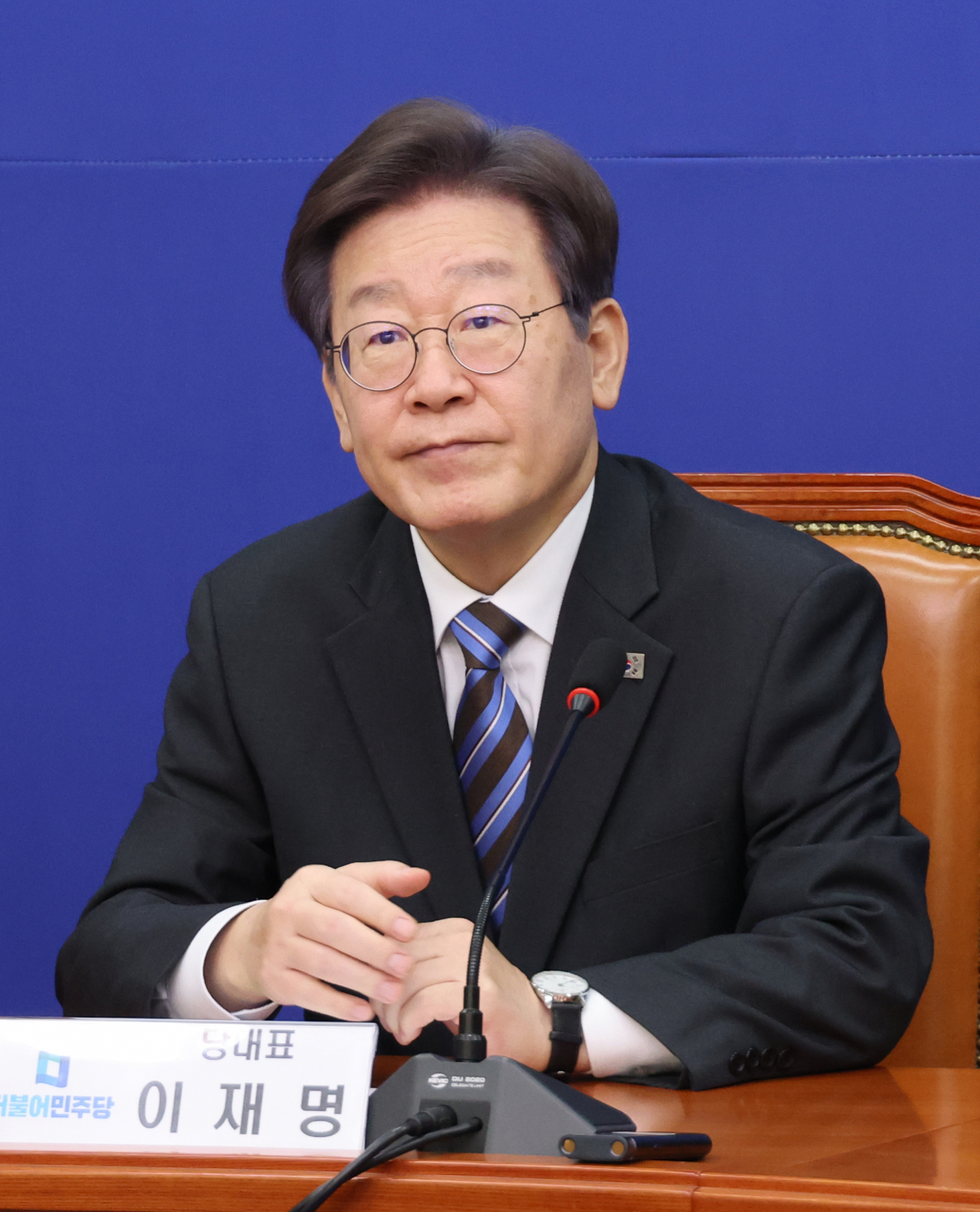 이재명 더불어민주당 대표가 13일 국회에서 최고위원회의를 하고 있다. [연합]