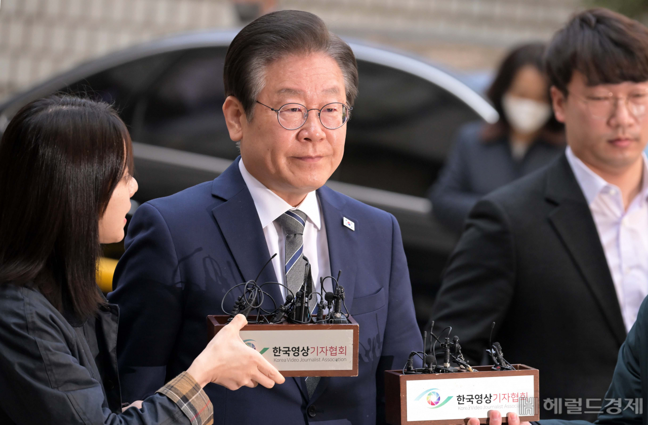 이재명 더불어민주당 대표가 지난 3월 서울중앙지법에 출석하는 모습 [헤럴드경제DB]