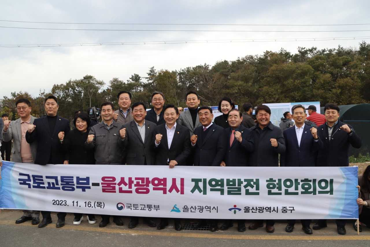 단체 기념 촬영. [사진=박성민 의원실]