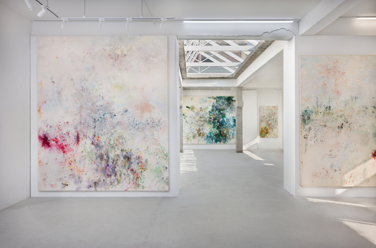 An installation view of "Myonghi Kang: The Colors of Time" at KIR Seoul (Courtesy of Villepin)