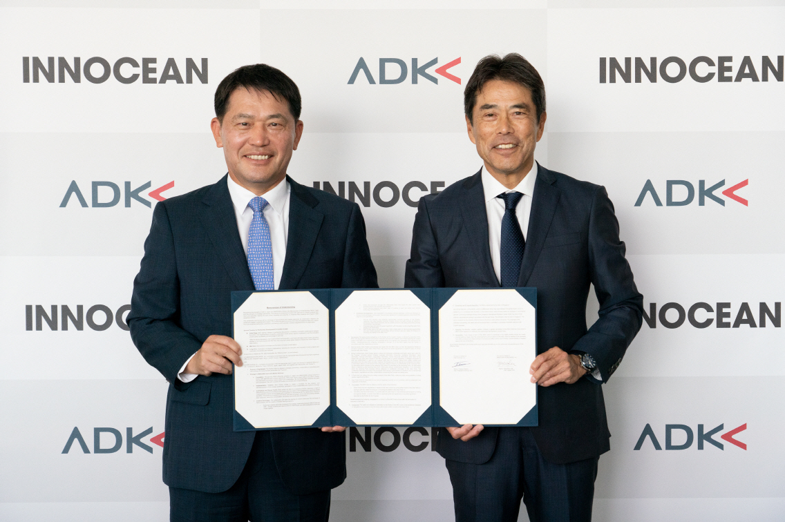 이용우(왼쪽) 이노션 대표이사와 토시야 오야마 ADK 대표이사 [이노션 제공]