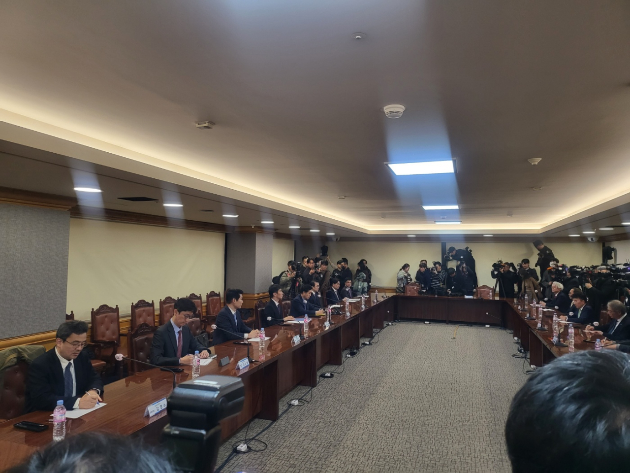 김주현 금융위원장이 금융당국 관계자들과 국내 금융지주 회장단을 만나 상생금융 간담회를 진행하기 앞서 모두발언을 하고 있다. 홍승희 기자