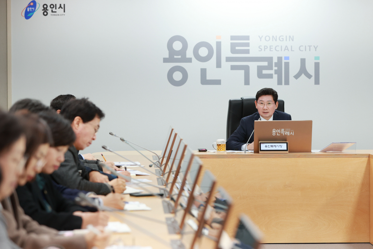이상일 시장이 간부회의를 주재하고있다.[용인시 제공]
