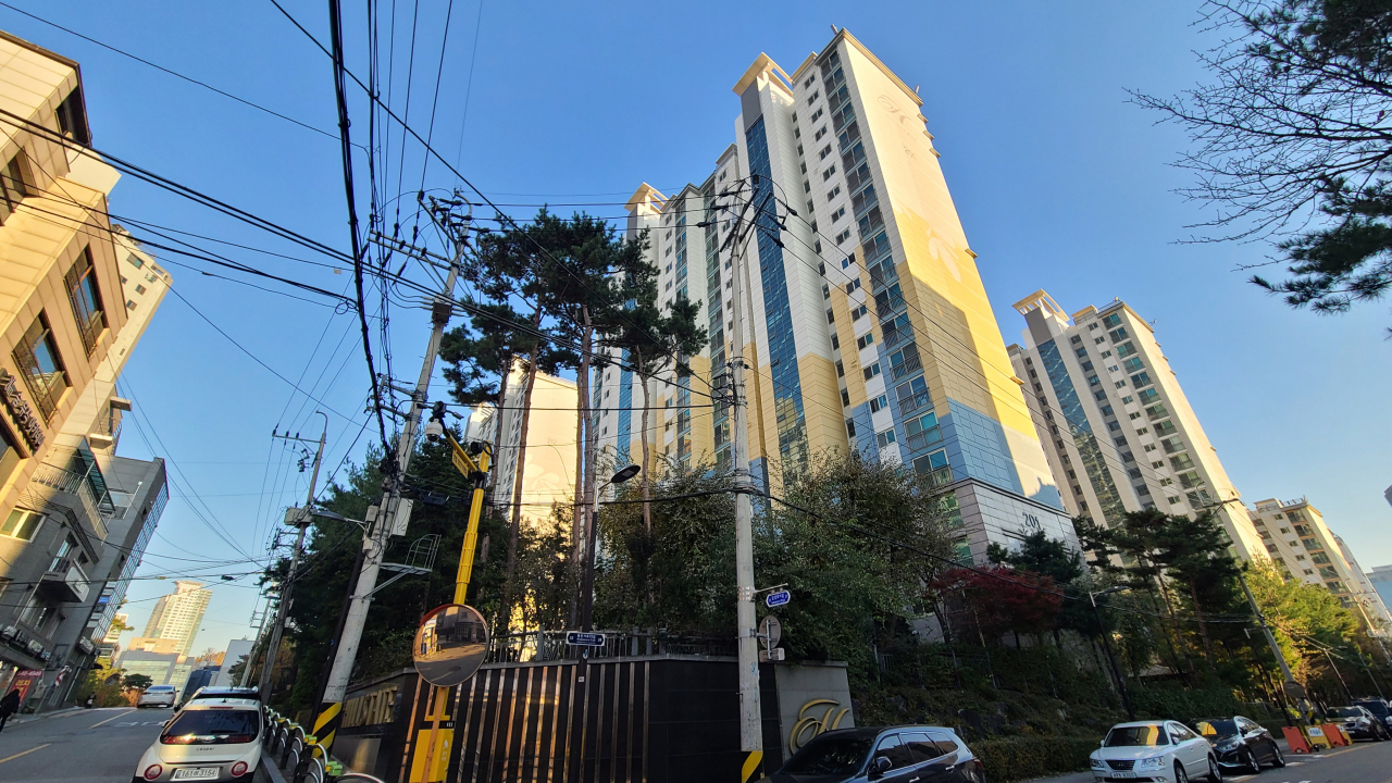 강남구 삼성동 삼성힐스테이트 2단지 정문 앞. 서영상 기자