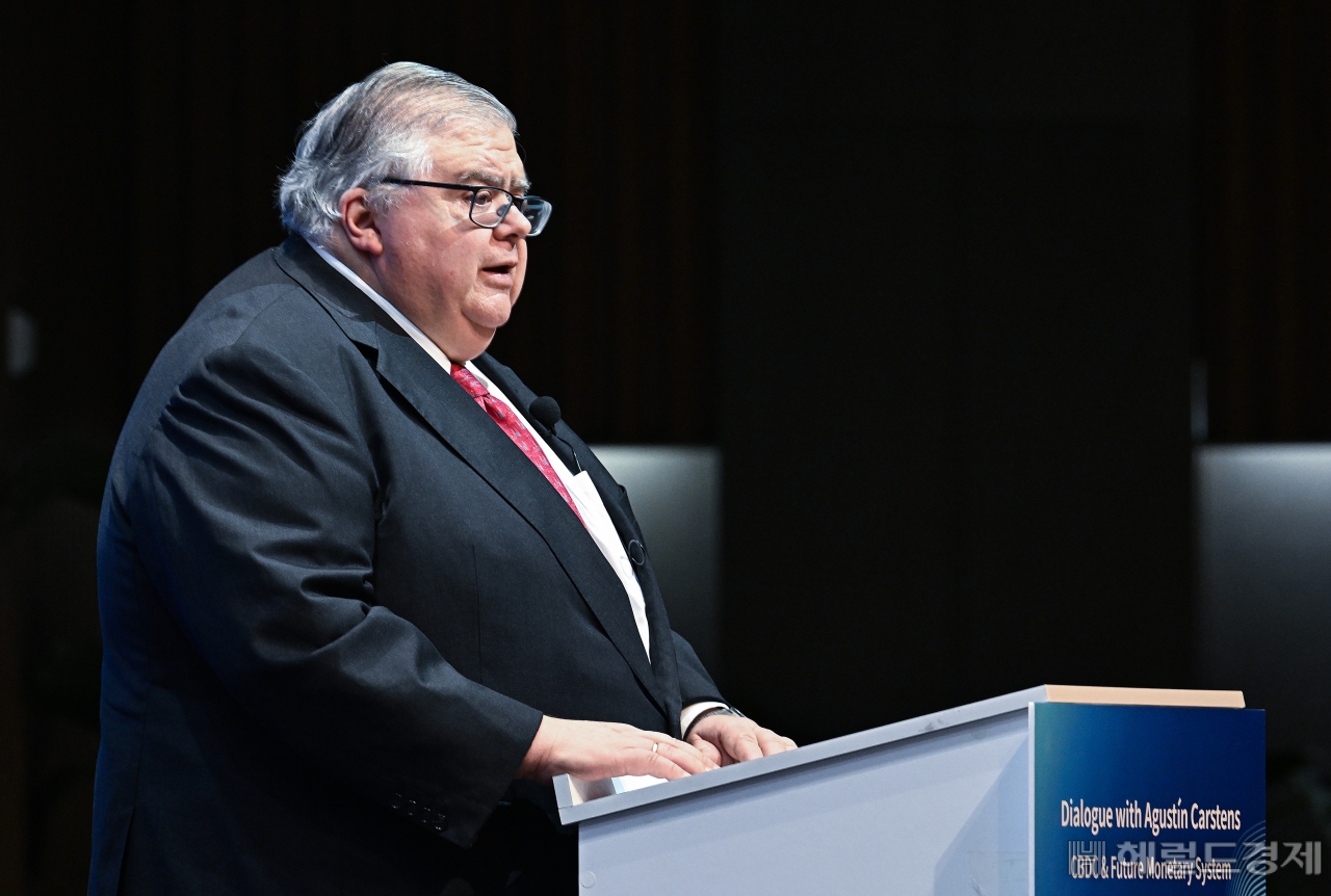 헤럴드pic] 기조연설하는 아구스틴 카르스텐스 국제결제은행 사무총장 - 헤럴드경제