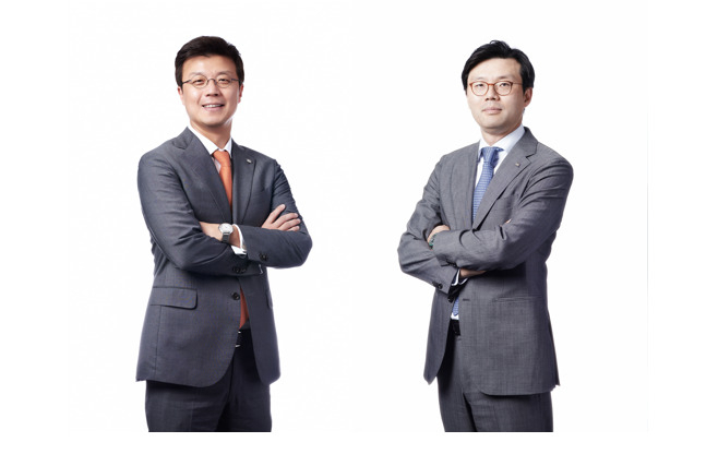 (왼쪽부터) 최창훈·이준용 미래에셋자산운용 신임 대표이사. [미래에셋자산운용]