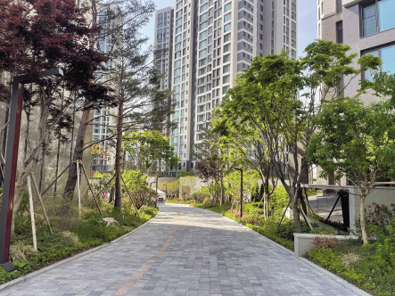 환경부장관상을 수상한 송파 롯데캐슬 시그니처 단지 내 조경 [롯데건설 제공]