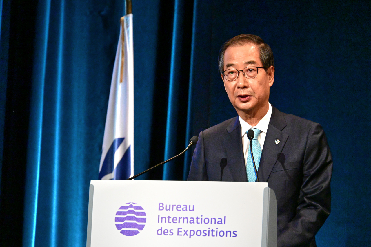 한덕수 국무총리가 지난 9월 21일 프랑스 파리에서 열린 제170차 국제박람회기구(BIE) 총회에서 2030 부산 세계박람회(엑스포) 유치 경쟁 발표(프리젠테이션)를 하고 있다. [국무총리실 제공]