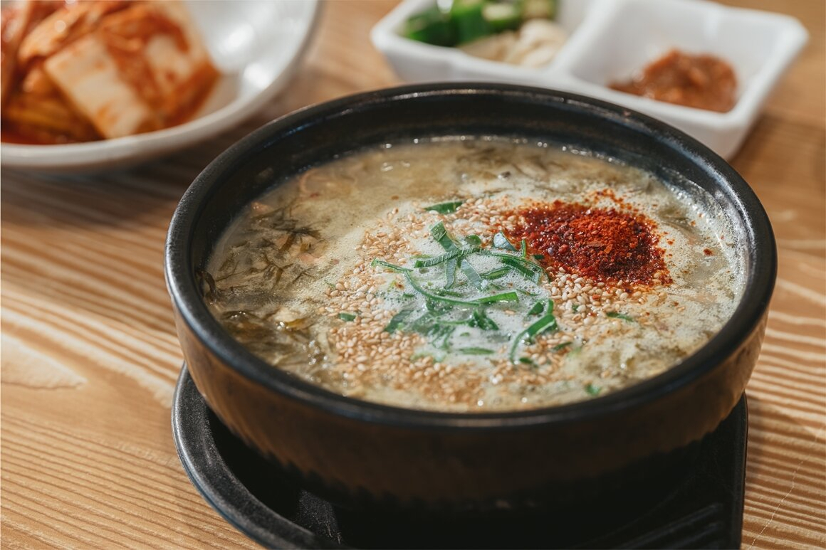 제주 보양미식여행 ‘입맛도심’,고기국수,몸국[함영훈의 멋·맛·쉼]