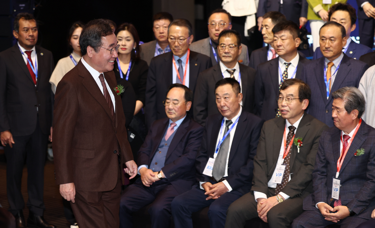 이낙연 전 국무총리가 23일 오후 서울 중구 신라호텔에서 열린 제10차 한중경제협력포럼에 입장하고 있다.[연합]