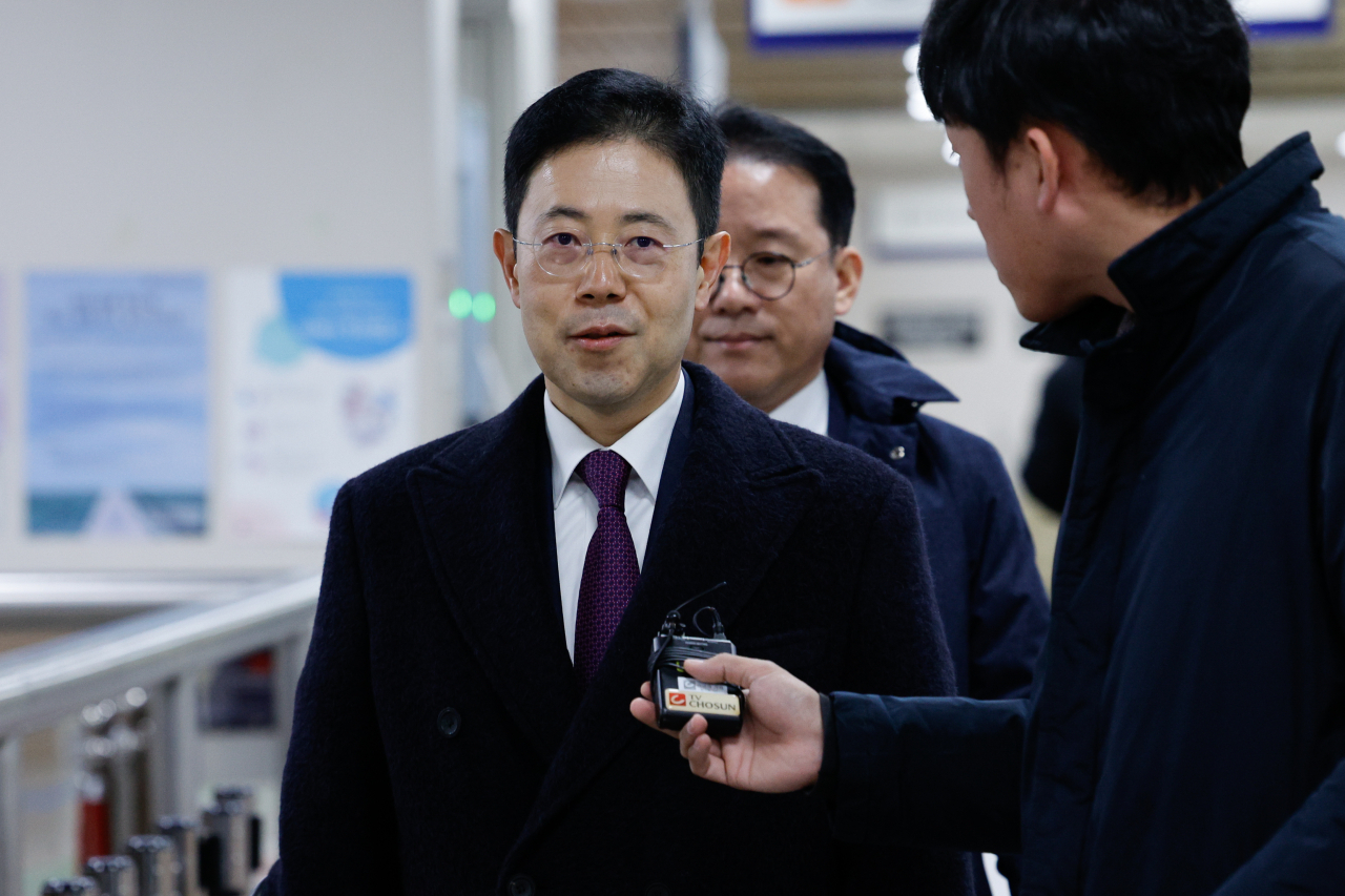 '고발 사주' 의혹으로 재판에 넘겨진 손준성 대구고등검찰청 차장검사가 27일 오전 서초구 서울중앙지방법원에서 열린 1심 결심 공판에 출석하고 있다. [연합]