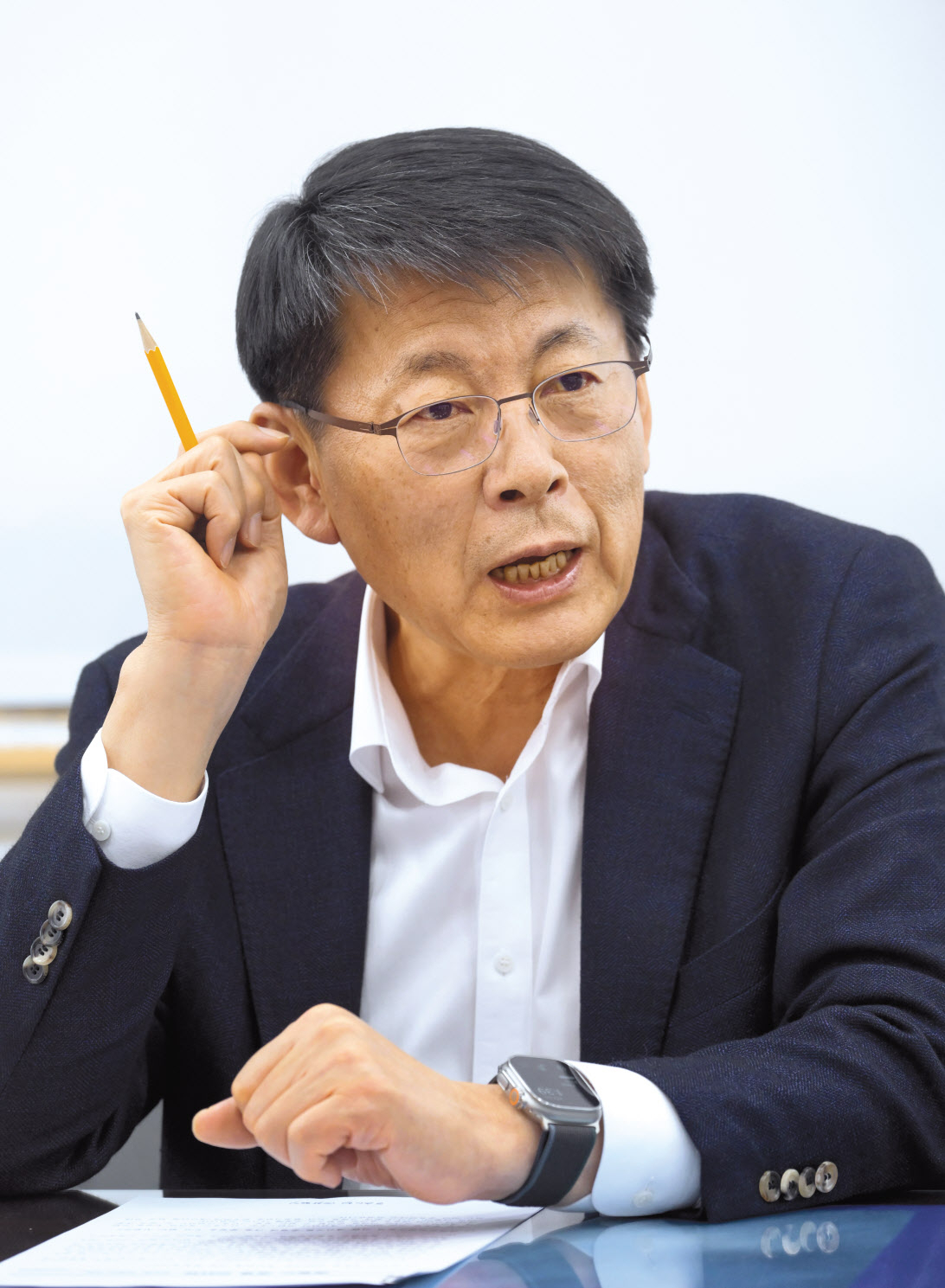 서삼석 국회 예산결산특별위원회 위원장이 17일 국회에서 헤럴드경제와 인터뷰를 하고 있다. 서 위원장은 “여야가 함께 지혜를 모아 법정시한을 준수해 예산안을 합의 처리하는 것이 중요하다”고 강조했다. 이상섭 기자