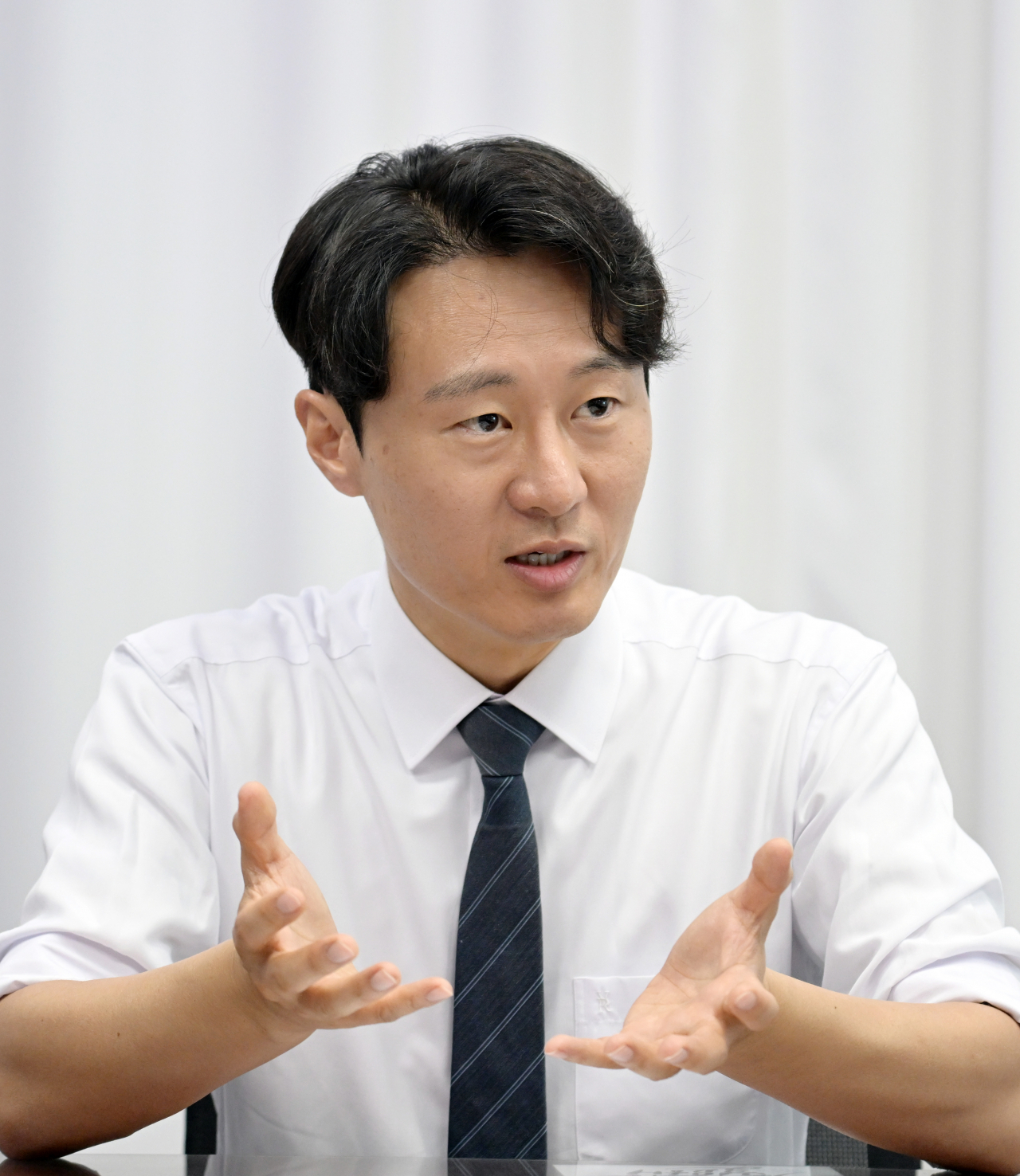 이탄희 더불어민주당 의원이 10일 오전 서울 여의도 국회 의원회관에서 헤럴드경제와 인터뷰를 하고 있다. 이상섭 기자
