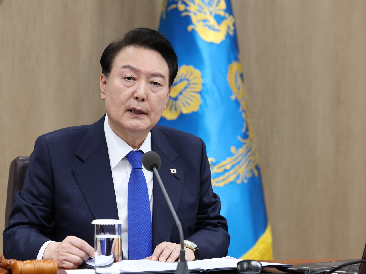 윤석열 대통령이 지난달 28일 서울 용산 대통령실 청사에서 열린 국무회의에서 발언하던 모습. [연합]