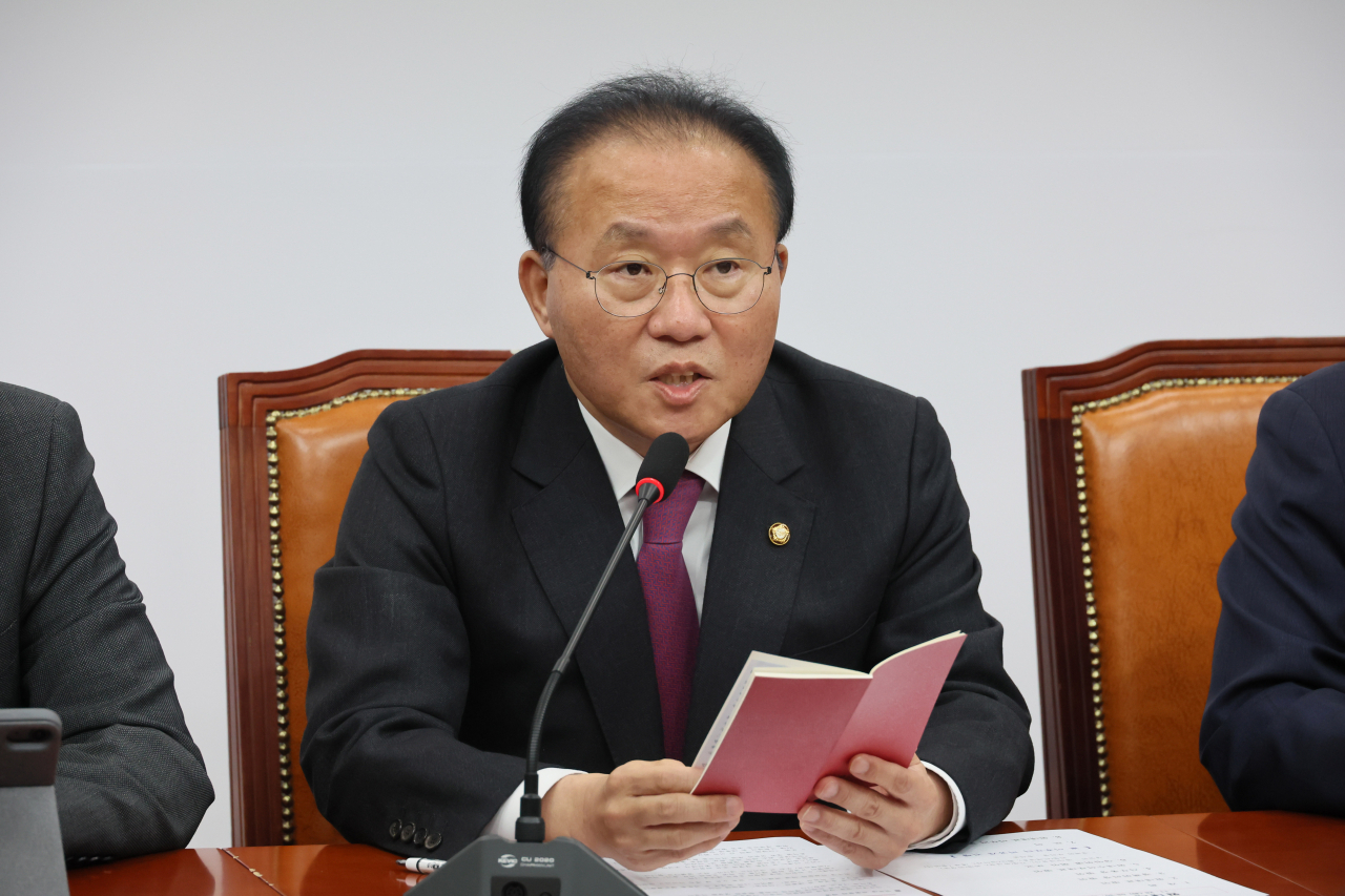윤재옥 국민의힘 원내대표가 28일 국회에서 열린 원내대책회의에서 발언하고 있다. [연합]