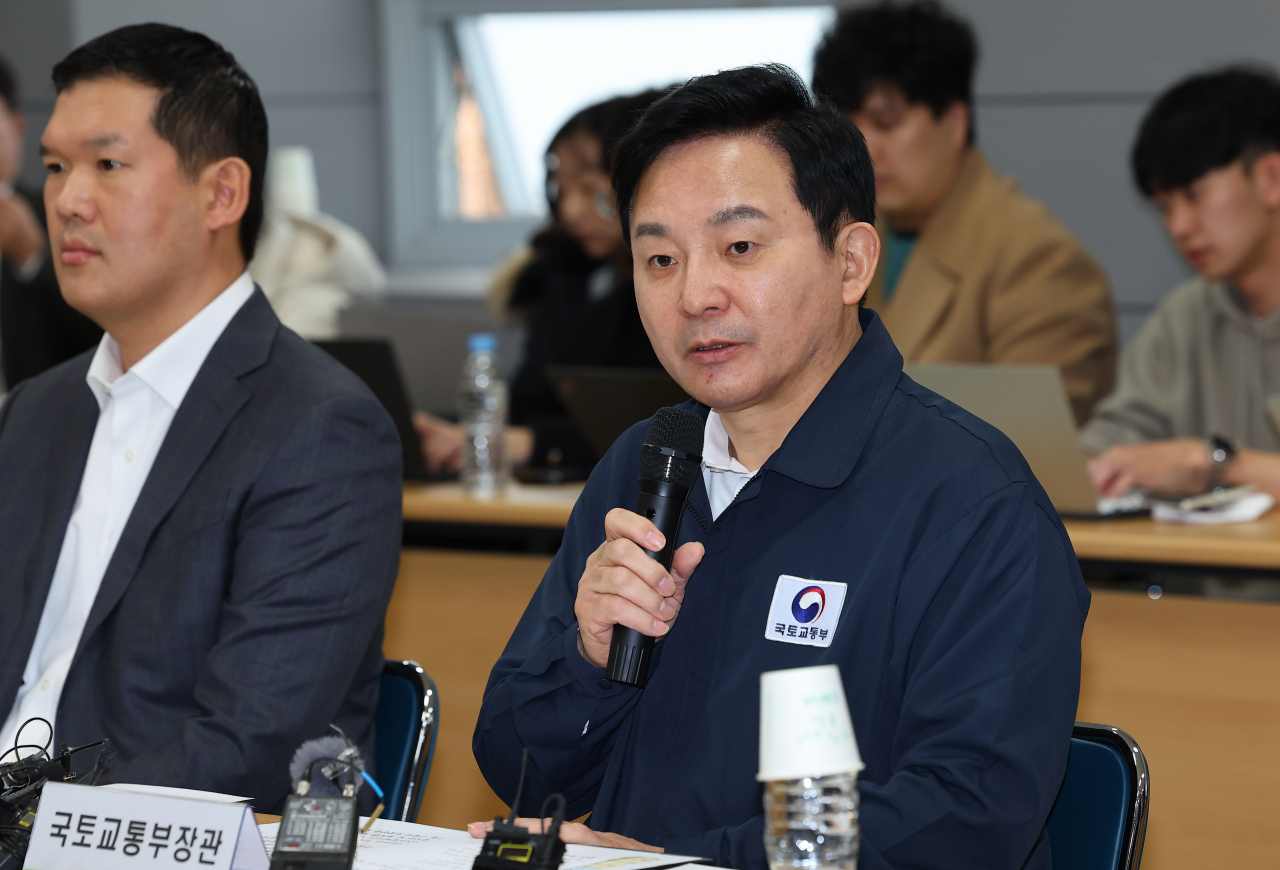 원희룡 국토교통부 장관이 28일 오후 인천시 서구 LH 검단사업단에서 열린 '검단 AA13블록 아파트 입주예정자 현장간담회'에서 인사말을 하고 있다. [연합]