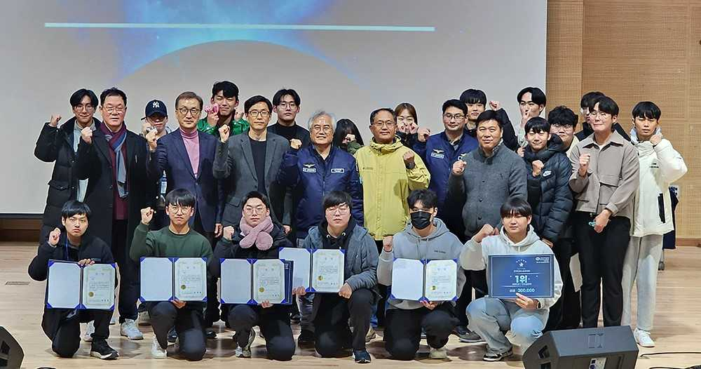 호남대학교 로봇드론학과 1학년 김재휘 씨는 스피드드론에서 발군의 실력으로 1위에 올랐다.