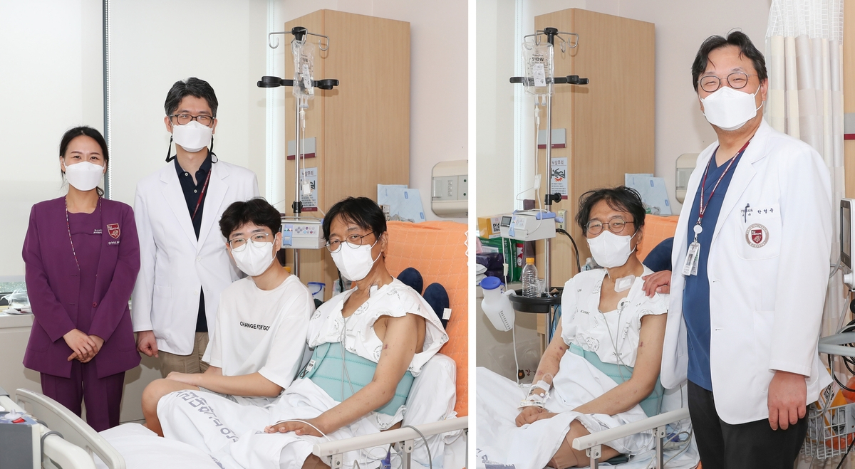 (왼쪽부터) 고려대학교 안산병원 장기이식코디네이터 김예지 간호사, 간담췌외과 김상진 교수, 이 모 씨 부자, 간담췌외과 한형준 교수. [연합]