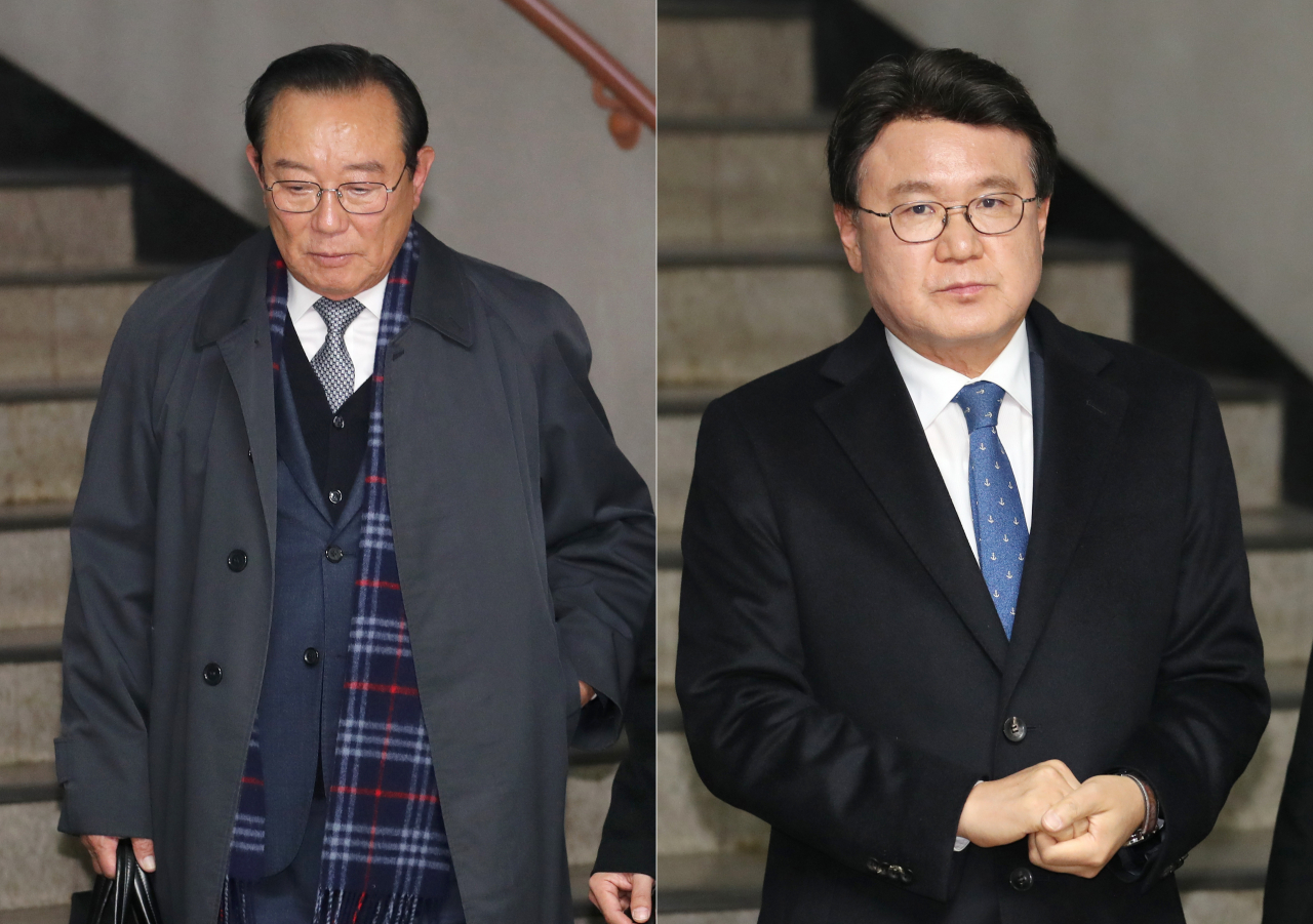 문재인 정부 청와대의 '울산시장 선거 개입 의혹'으로 기소된 송철호 전 울산시장(왼쪽부터)과 더불어민주당 황운하 의원이 29일 오후 서울 서초구 서울중앙지법에서 열린 선고공판을 마친 뒤 법정을 나서고 있다. [연합]