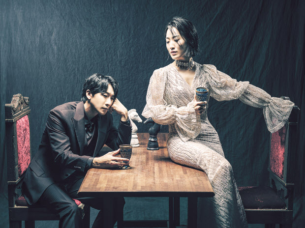창작 뮤지컬 ‘맥베스’에서 맥베스 역을 맡은 성태준(왼쪽)과 맥버니 역을 맡은 이아름솔 [세종문화회관 제공]