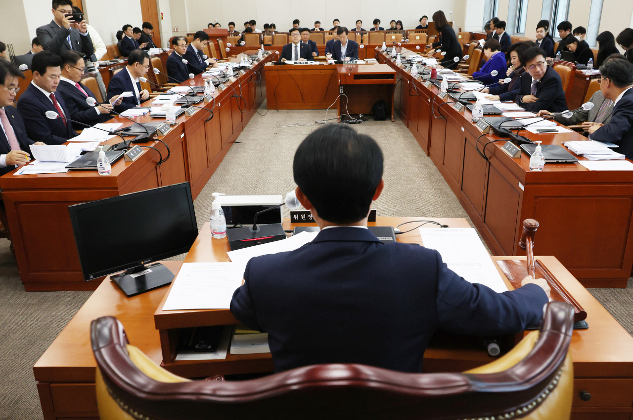 지난 15일 국회에서 기획재정위원회 조세소위원회가 열리고 있다. [연합]