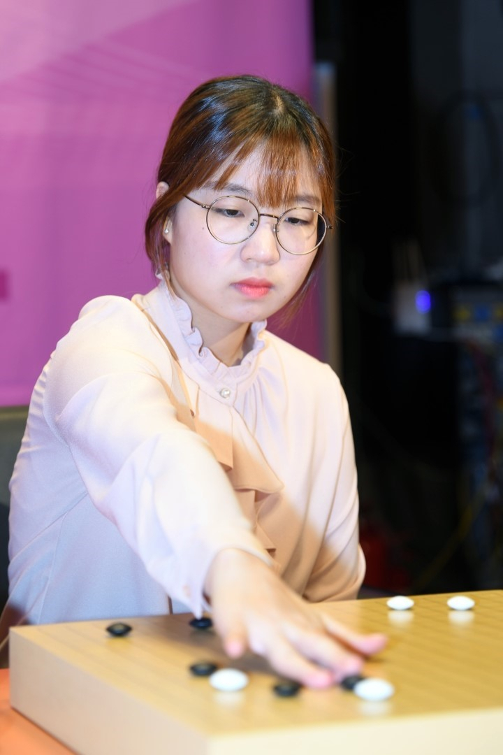 최정이 팡뤄시를 꺾고 통산 4번째 오청원배 결승에 올랐다. [한국기원 제공]