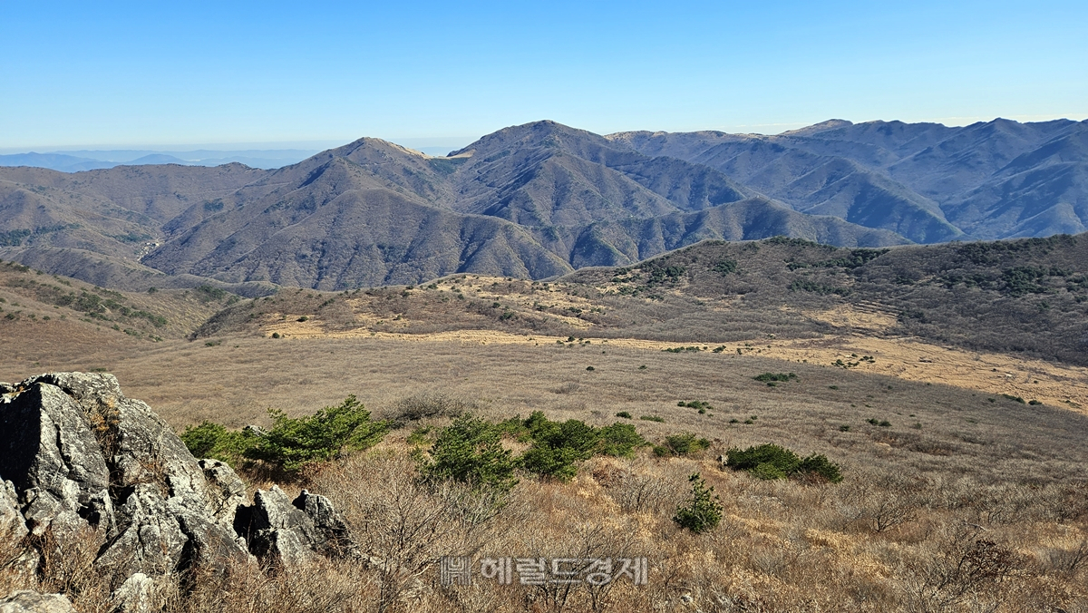 영남알프스에서 사명대사와 표충사의 만남 [정용식의 내 마음대로 사찰여행 비경 100선]